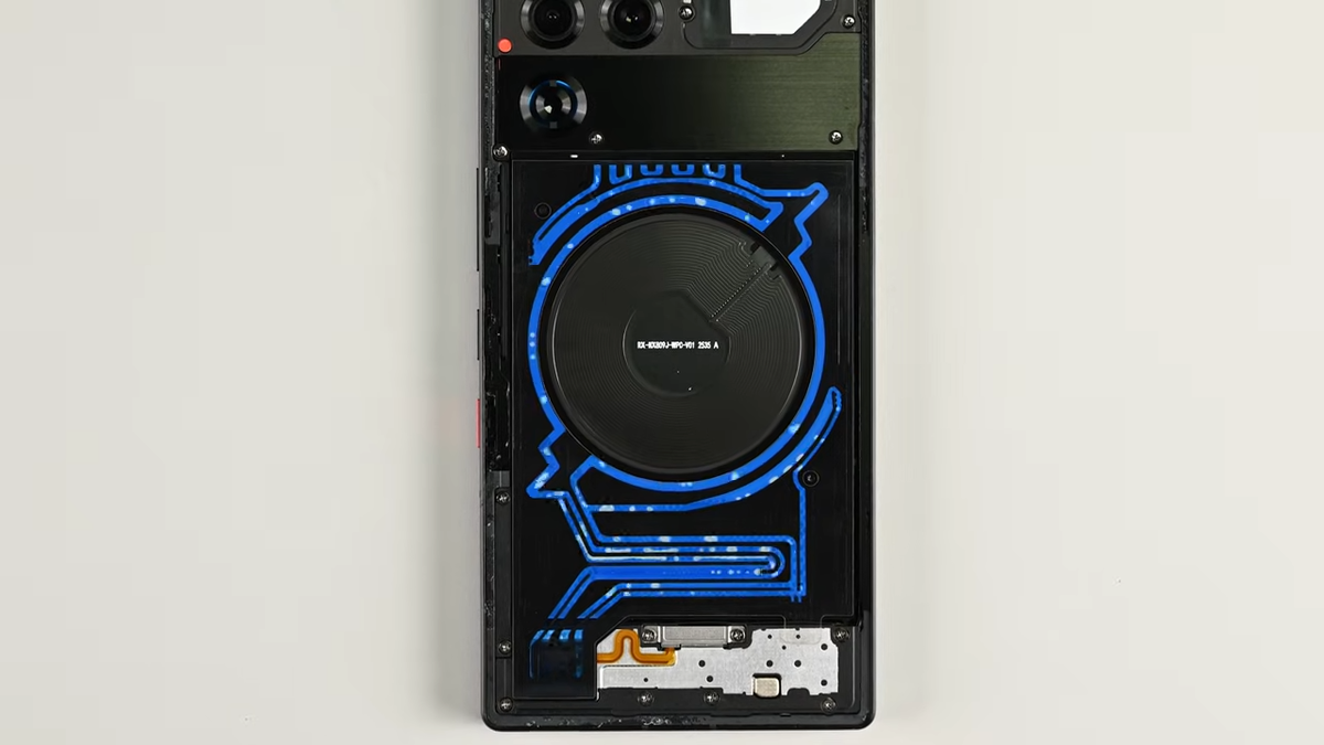    RedMagic 11 Pro «завалил» тест ремонтопригодности iFixit [ВИДЕО]