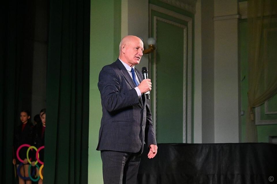    Награждение участников городской спартакиады детей, подростков и молодежи с ограниченными возможностями здоровья. Источник: barnaul.org