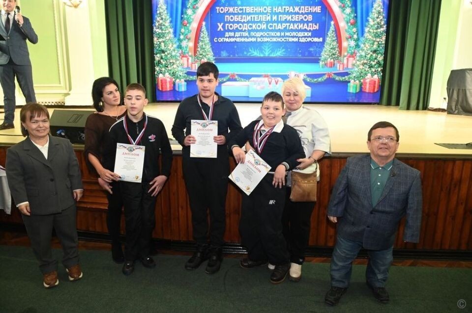    Награждение участников городской спартакиады детей, подростков и молодежи с ограниченными возможностями здоровья. Источник: barnaul.org