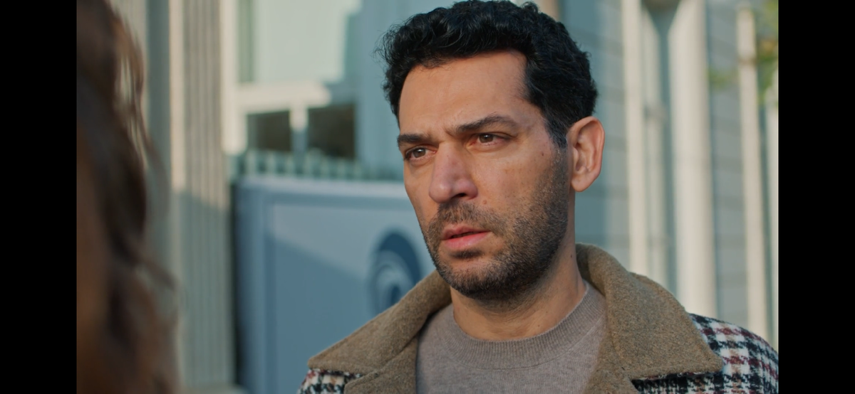 Стоп кадр из сериала «Розы и грехи»