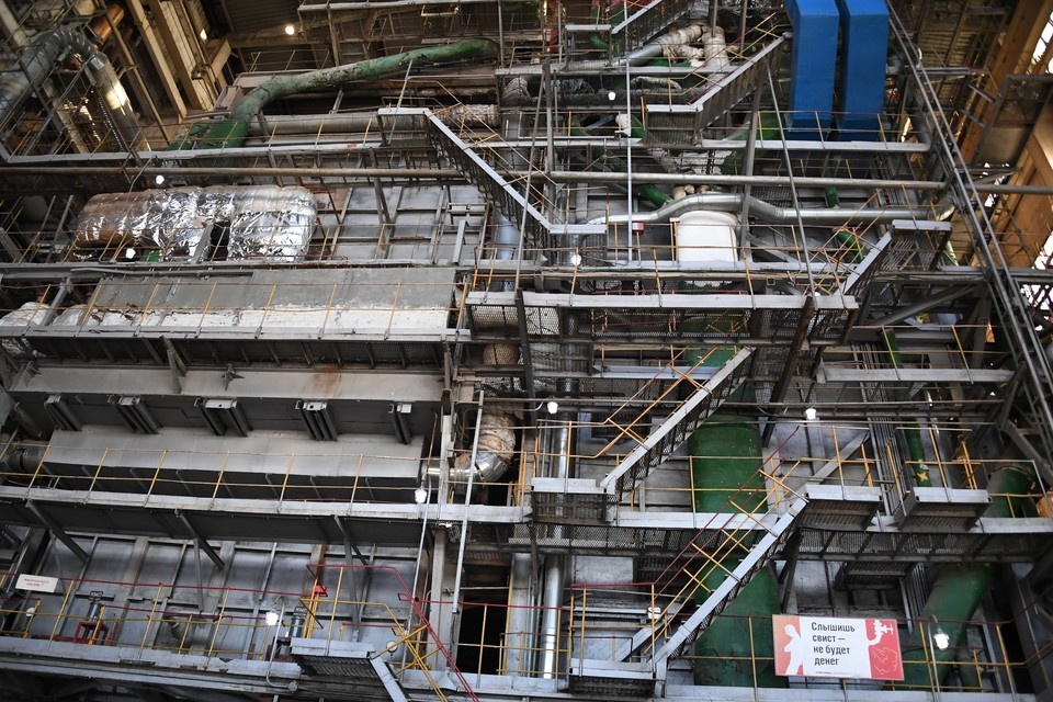    Сейчас на объекте работают ремонтные бригады. Михаил ФРОЛОВ