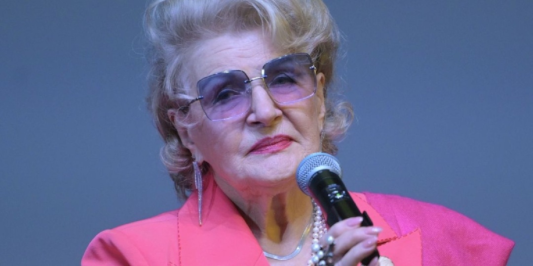 Смерть сына, конфликт в семье и мнение про СВО: как живет звезда «Девчат» Светлана Дружинина и что говорит про уехавших из России артистов?