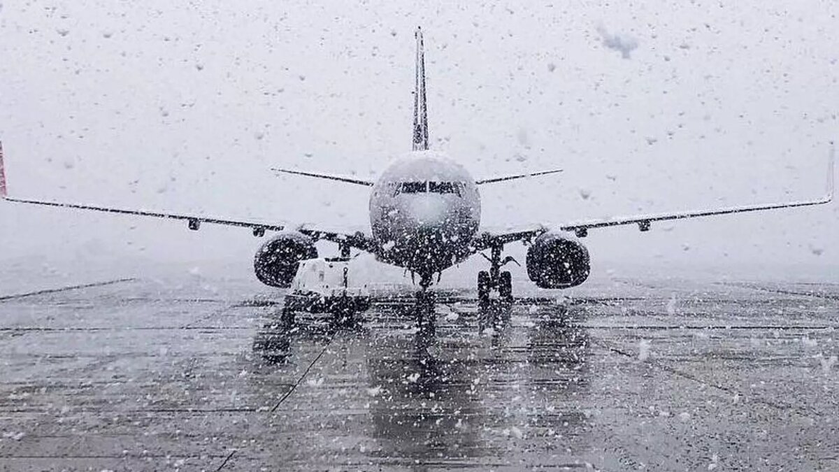 Самолет во время снегопада © Photo : Аэропорт Астаны