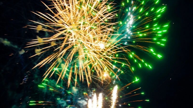     Салют в Барнауле, 9 мая 2025 года Дмитрий Лямзин