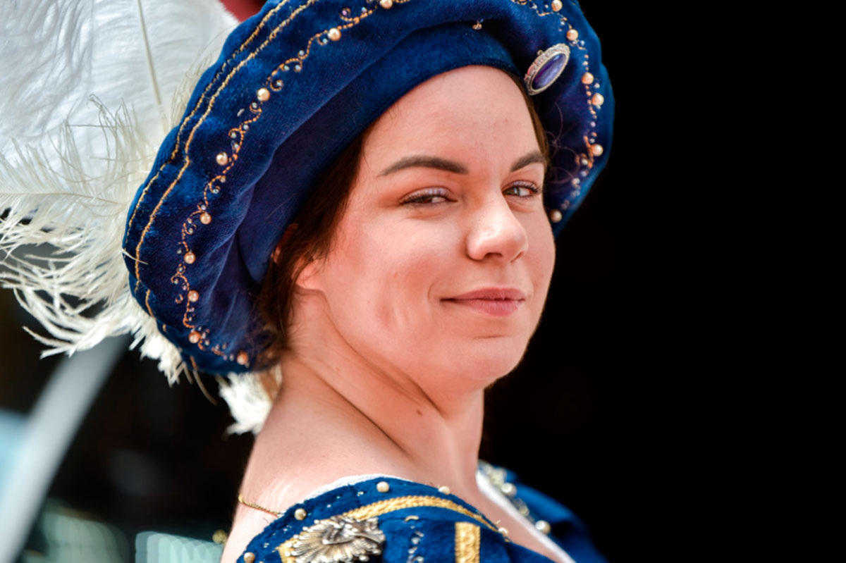 Абсурд возникает из-за разрыва между нами и миром