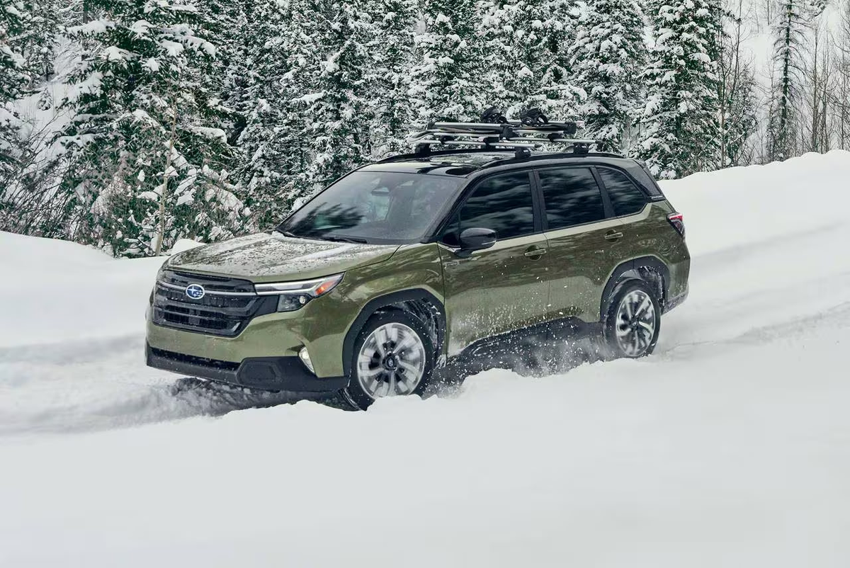 Типичный японский экстерьер Forester подчеркивают угловатые формы   