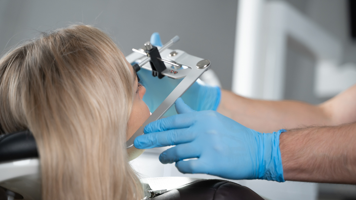 В чем разница между элайнерами и капами