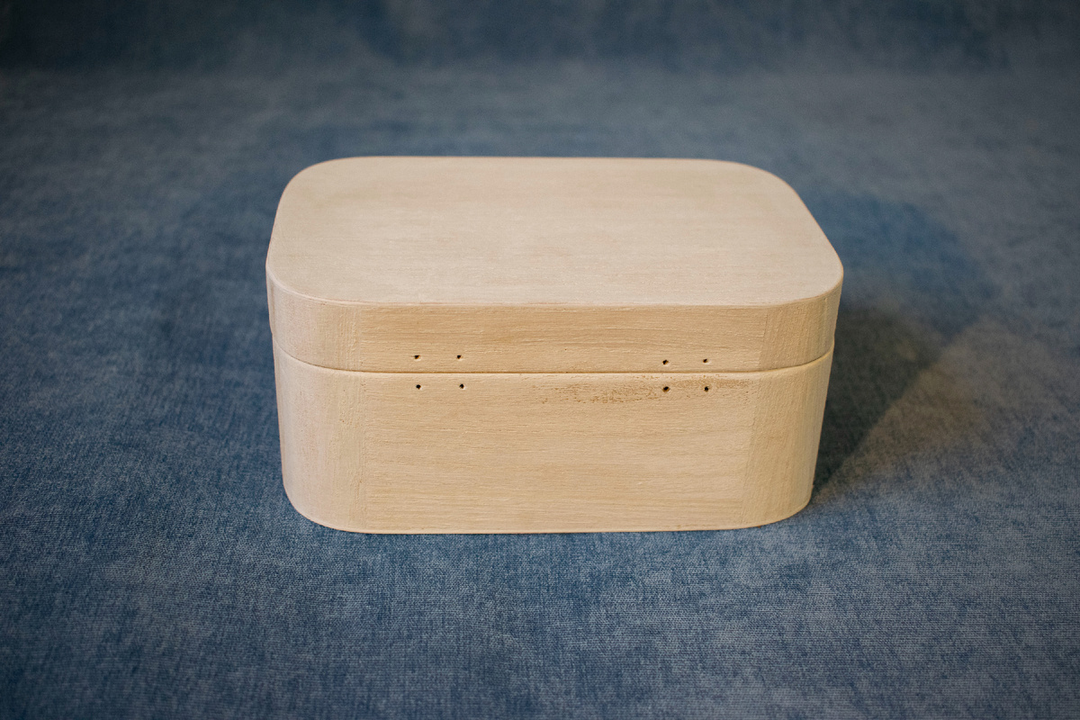 Деревянная заготовка из павлонии в форме шкатулки готова для творчества. Фотография автора статьи.