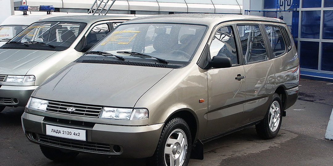 "Большая и проходимая, но что не так?": почему перестали выпускать Ладу "Надежду"