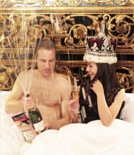 Дешёвые подарки и глупые шутки: как отмечают Рождество в королевской семье