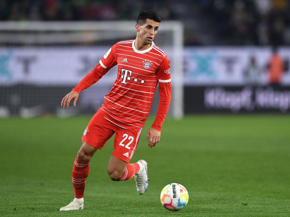    Защитник "Баварии" Жуан Канселу в матче бундеслиги | © пресс-служба клуба "Бавария"