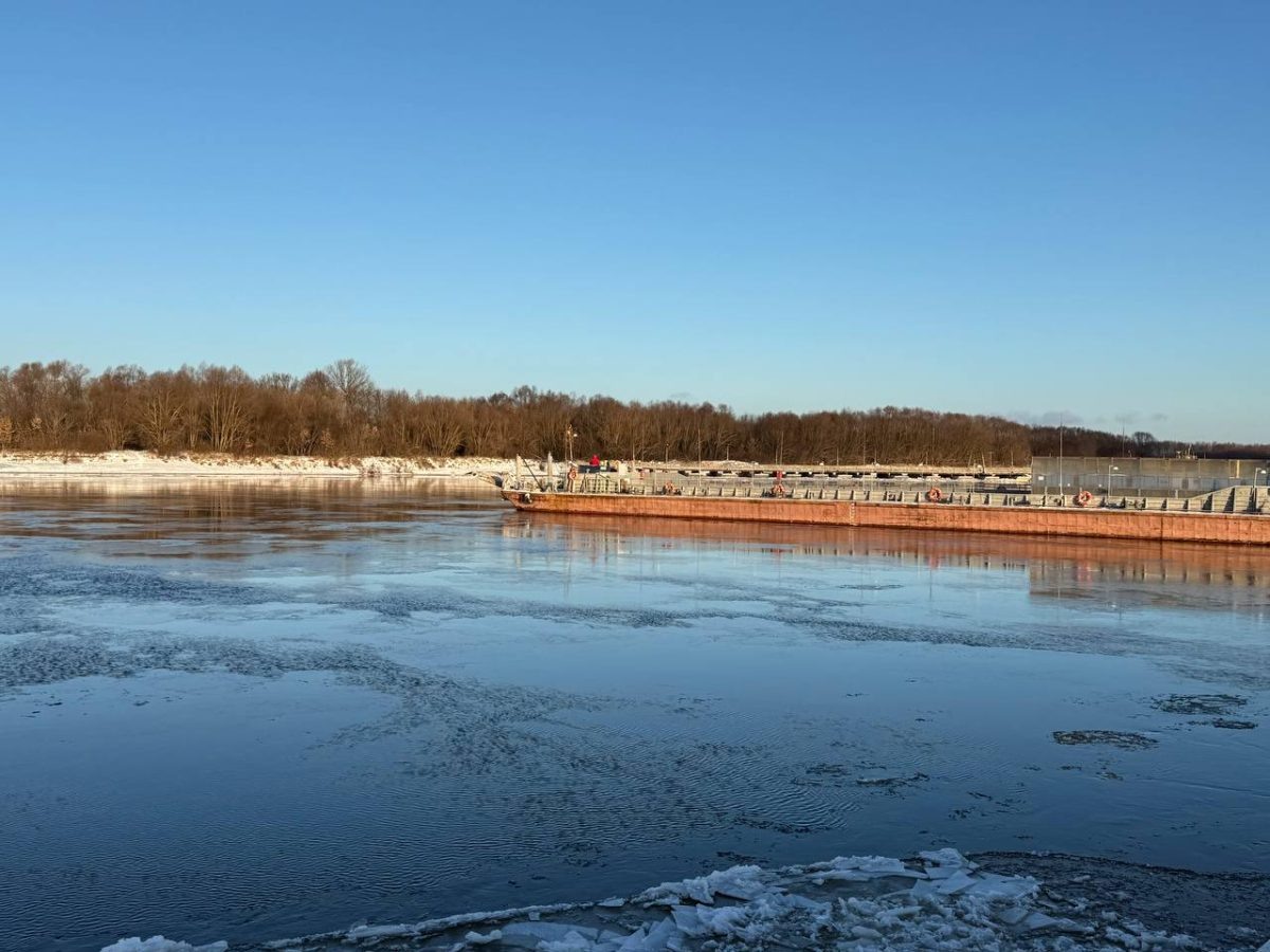    Сейчас на участке бесплатно работает паромная переправа