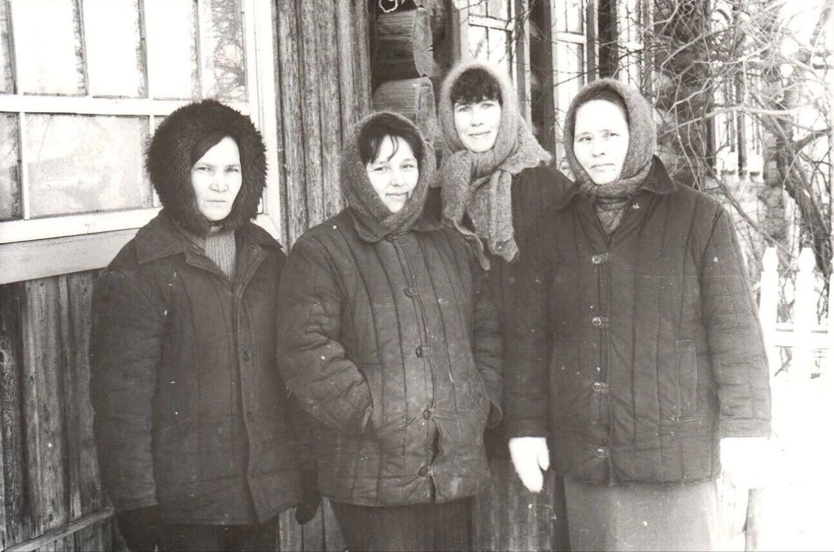 Фото из открытых источников. Доярки с. Бартат, Красноярский край.