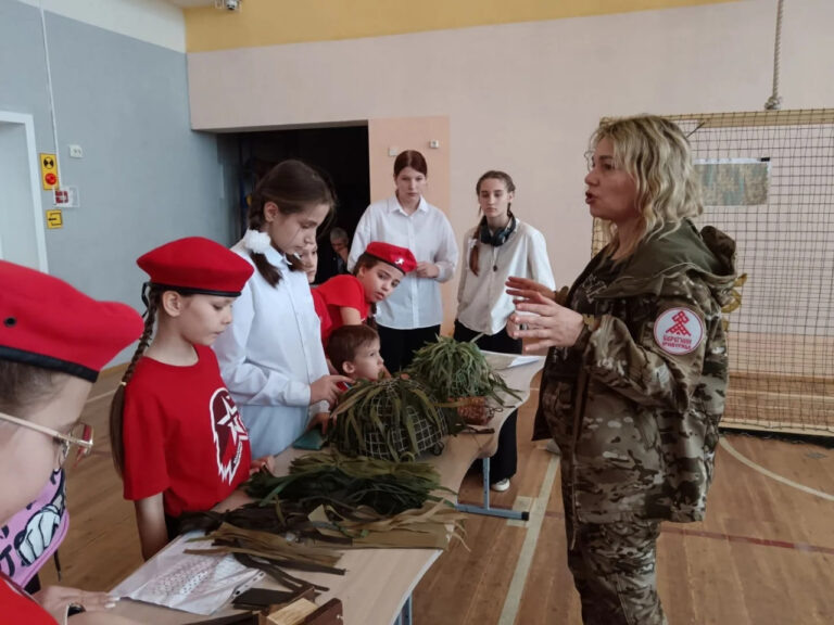    В Оренбургском районе провели фестиваль «Мастера тыла» Полина Кузаева