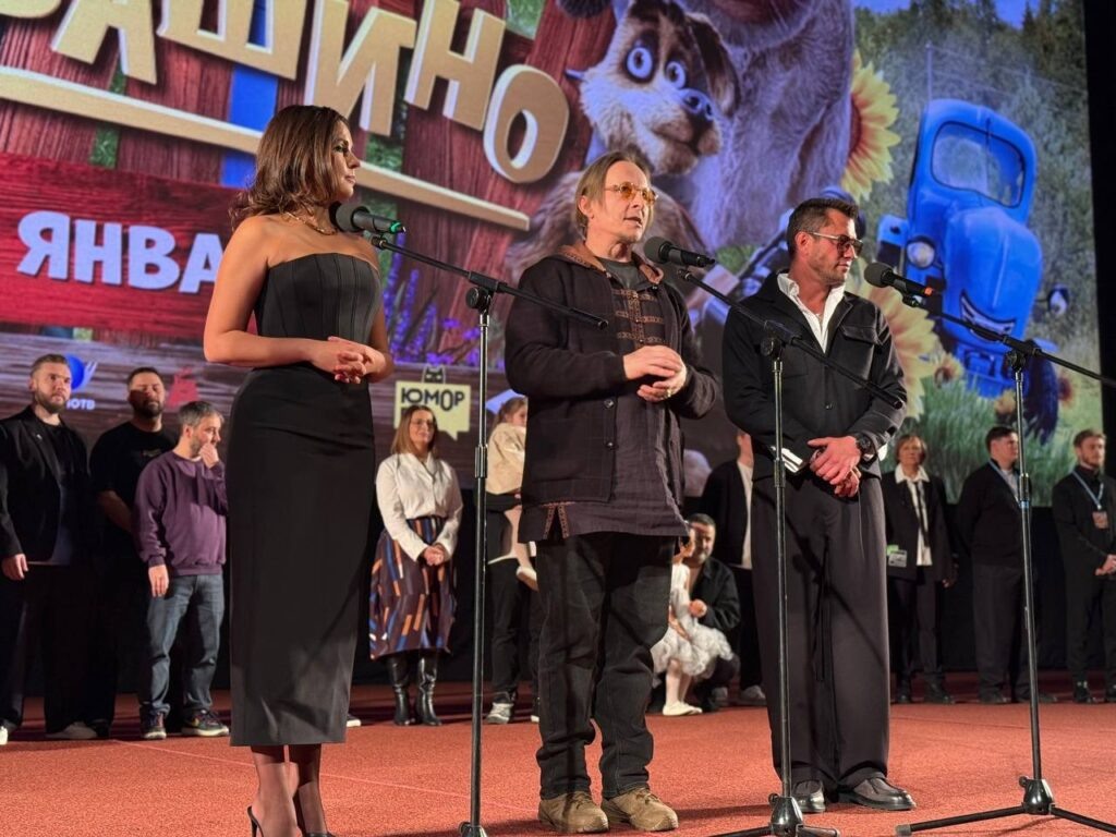     Лиза Моряк, Иван Охлобыстин, Павел Прилучный    
Фото: Такие медиа/Елена Приезжева Алисия Гасица