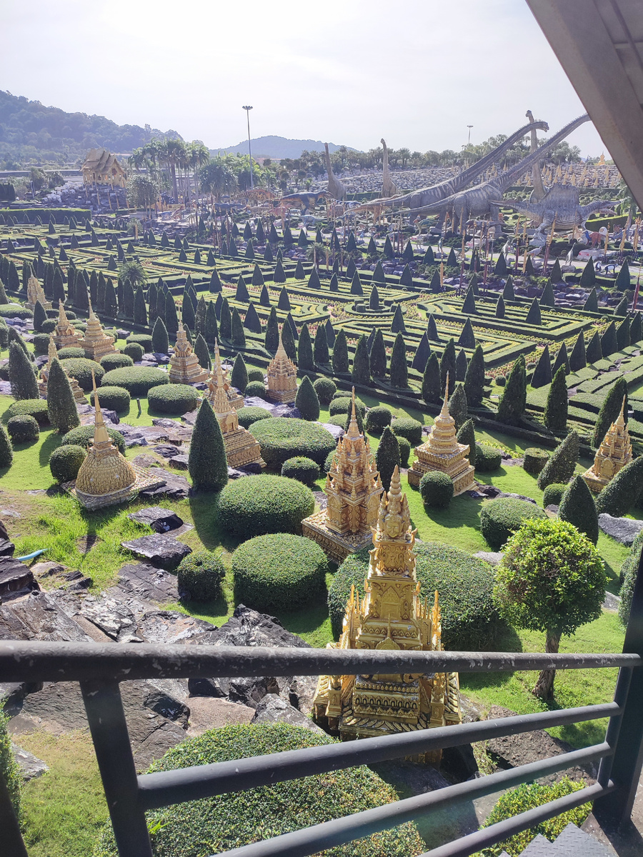 Он постоянно растёт и совершенствуется. 