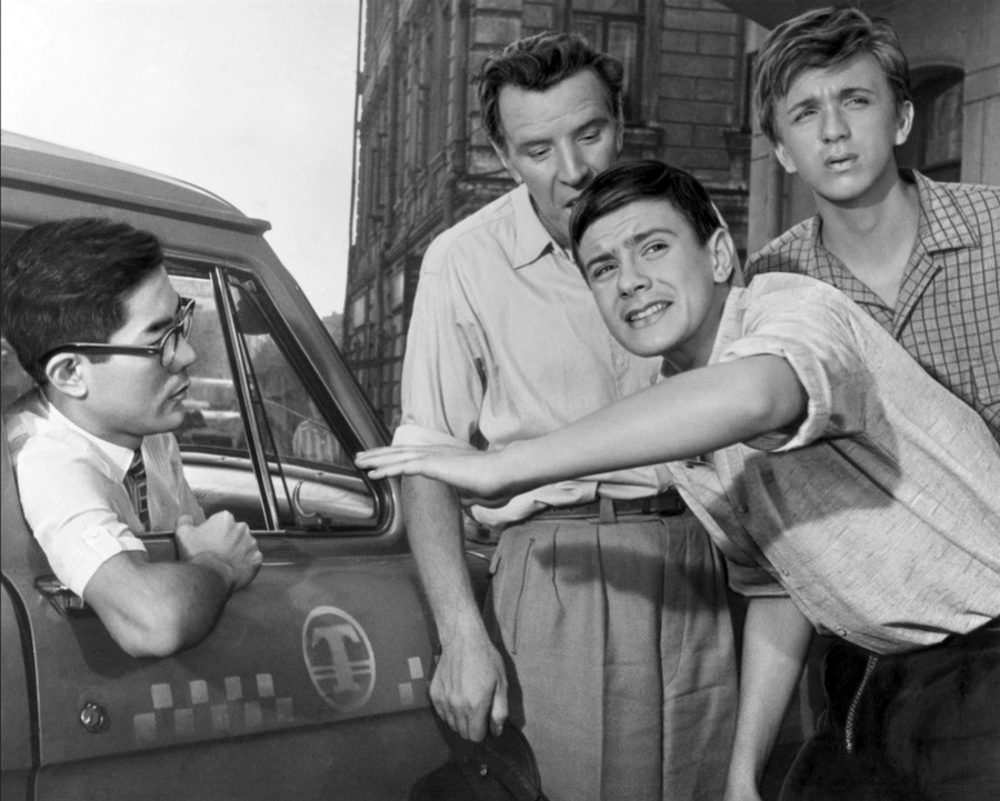 Кадр из фильма «Я шагаю по Москве»