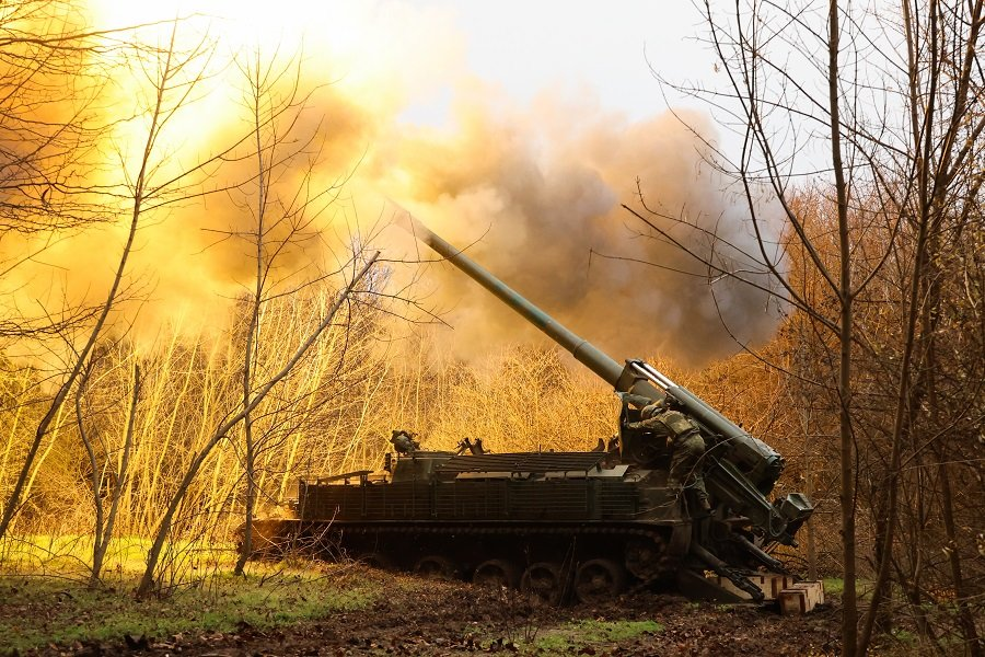 152-мм самоходная пушка 2С5 "Гиацинт-С" во время боевой работы в зоне СВО - Фото: Александр Полегенько/ТАСС