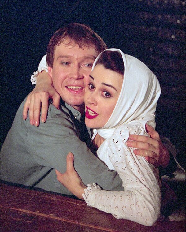 Евгений Миронов и Анастасия Заворотнюк.