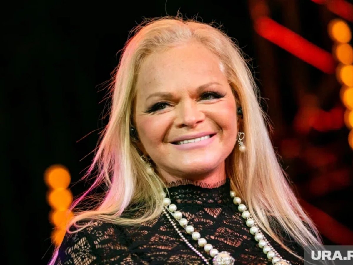     Певица Слава готова подать в суд на Ларису Долину (на фото) из-за проблем с продажей квартиры