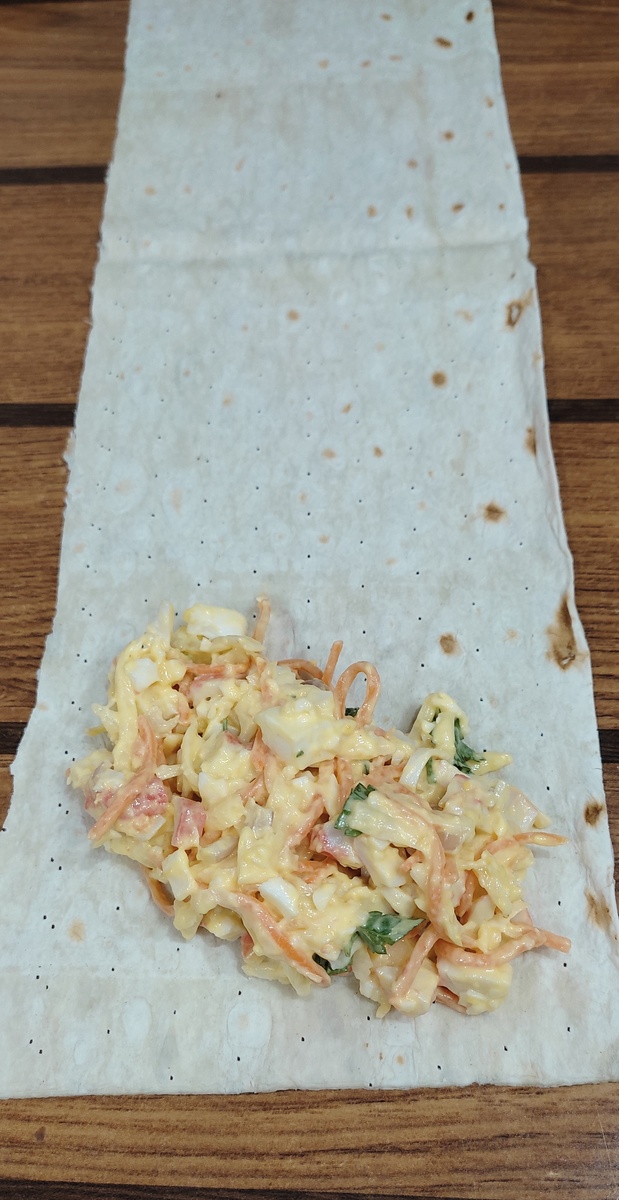 Будущий треугольник из лаваша