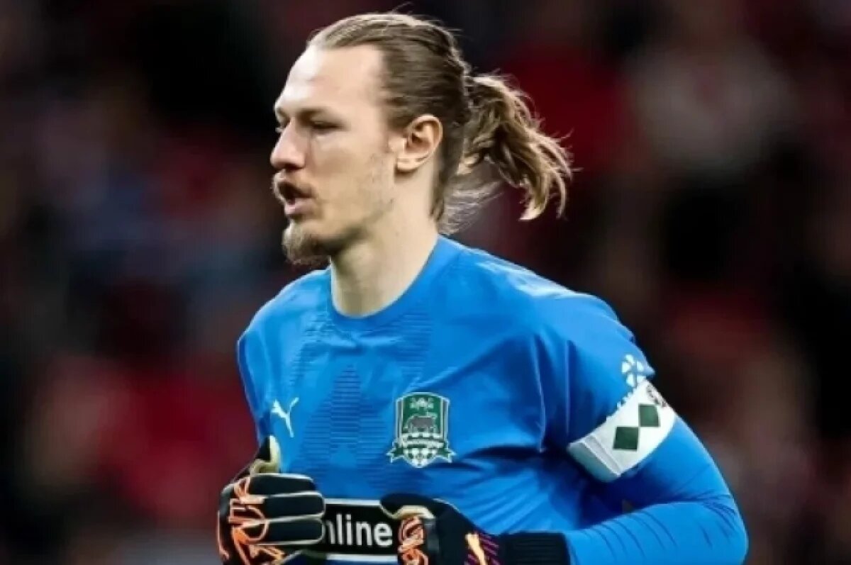    В «Пари Сен-Жермен» стерли голову российского вратаря Сафонова с фото