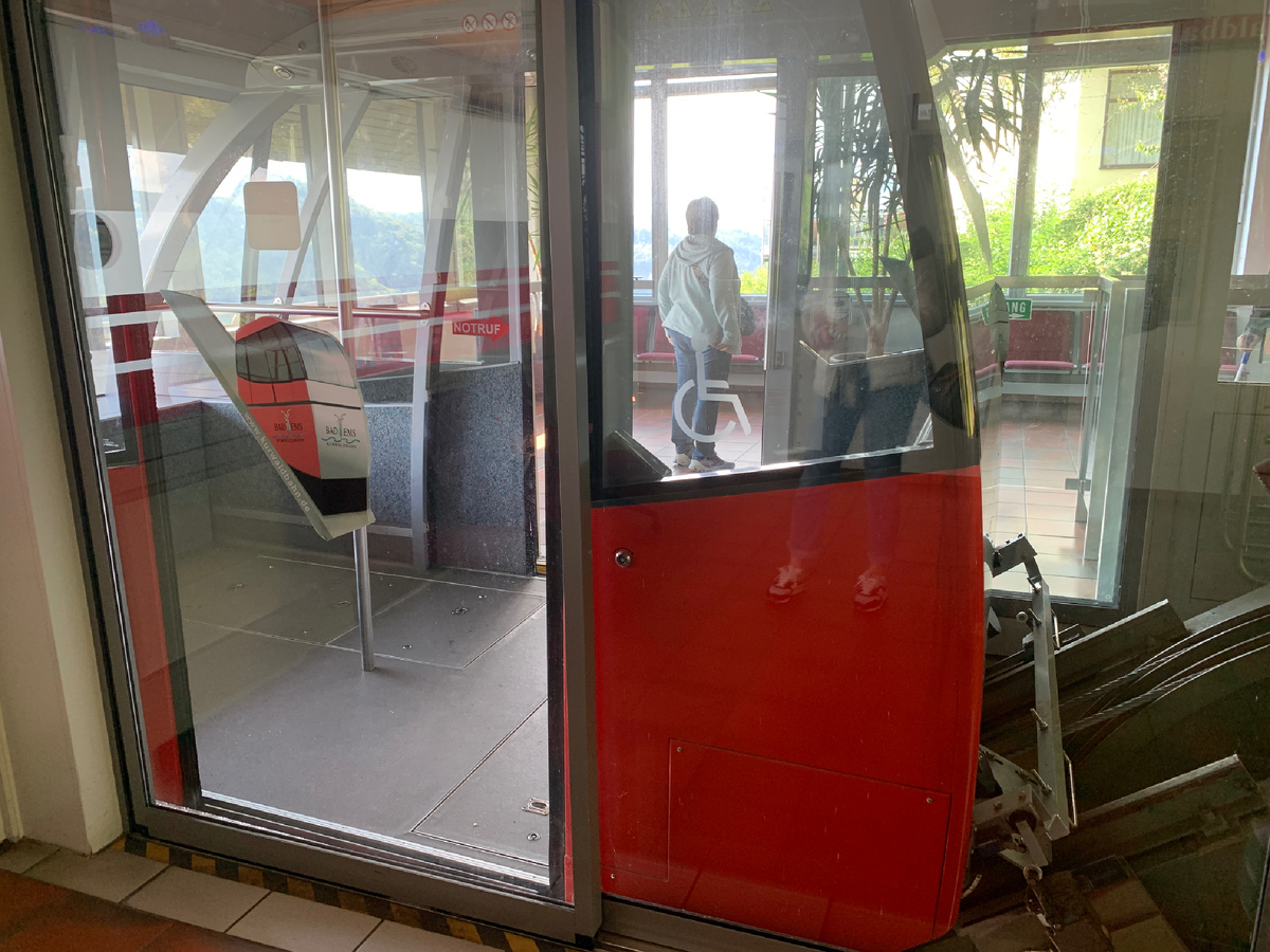 Кабинка фуникулера