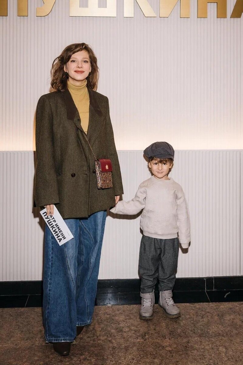    Лиза Арзамасова с сыном Евгений Смирнов
