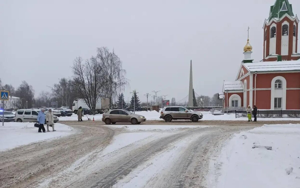    «Фольксваген» сбил пенсионерку перед полицейской машиной в Удмуртии