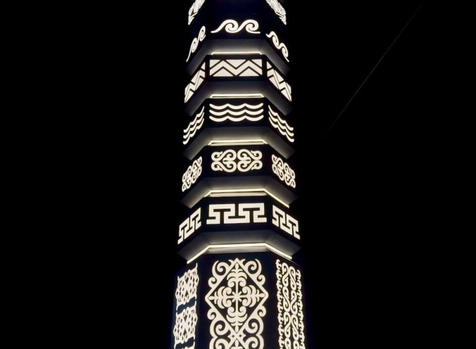    Новый арт-объект на въезде в Горно-Алтайск. Источник: t.me/OlgaSafronovaofficial