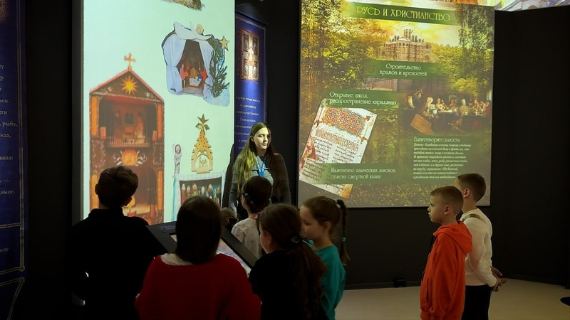    Экскурсия для посетителей музея Фото: Максим Семашко / / ИА «Победа26»