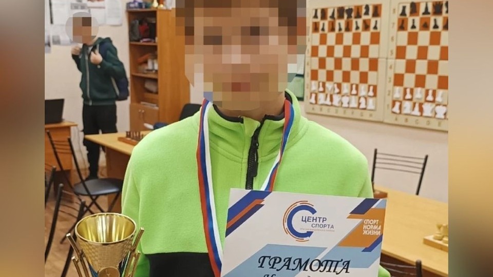 Отец девятиклассника, ударившего ножом учительницу в Петербурге: «Сын не склонен ни к оружию, ни к насилию»