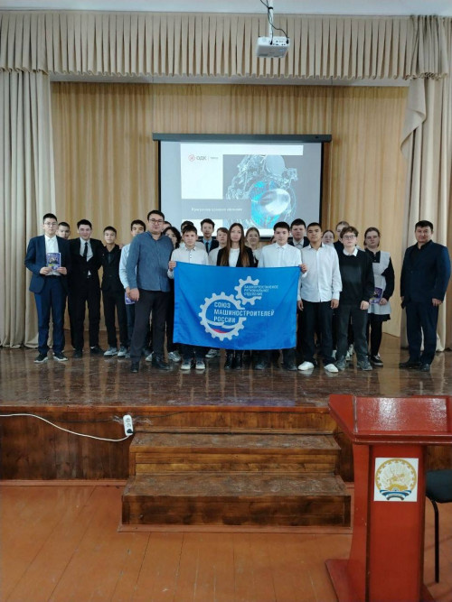 Основная задача профориентационной работы заключалась в том, чтобы не просто рассказать о колледже, но и зажечь в глазах учеников искру интереса к будущей профессии. Мы подробно осветили общую информацию о нашем учебном заведении, его истории, ценностях и, конечно же, о многообразии специальностей, которые открывают двери в успешное будущее.

Особый акцент был сделан на целевом направлении от нашего промышленного партнера ОДК-УМПО. Это уникальная возможность для талантливых и амбициозных ребят получить качественное образование с гарантированным трудоустройством на одном из ведущих предприятий.

Рустам Минераисович подчеркнул важность такого сотрудничества, отметив:
«Мы видим огромный потенциал в подрастающем поколении, и наша цель – помочь им раскрыть свои таланты. Целевое направление от ПАО ОДК-УМПО – это не просто обучение, это инвестиция в будущее, возможность стать частью команды профессионалов и внести вклад в развитие промышленности. Мы стремимся подготовить специалистов, которые будут востребованы и смогут уверенно строить свою карьеру»..