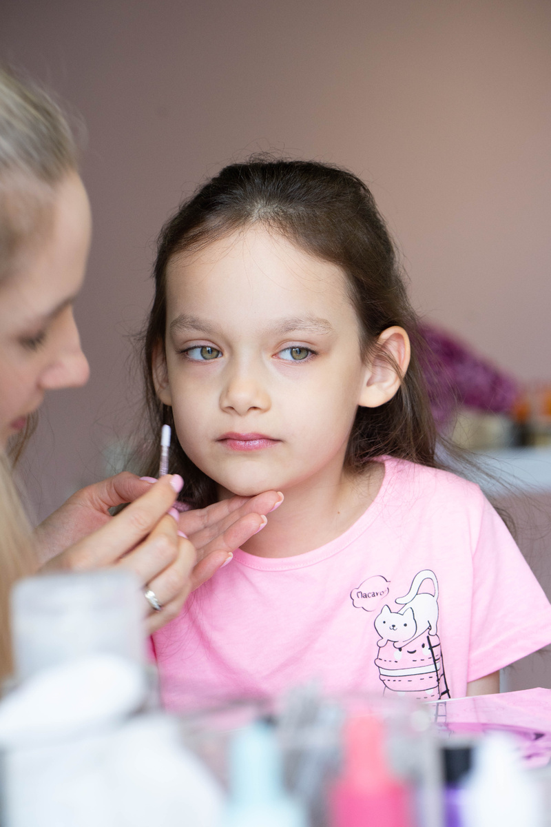 Тестируем детский блеск для губ, который создаем в MAKEUP KITCHEN