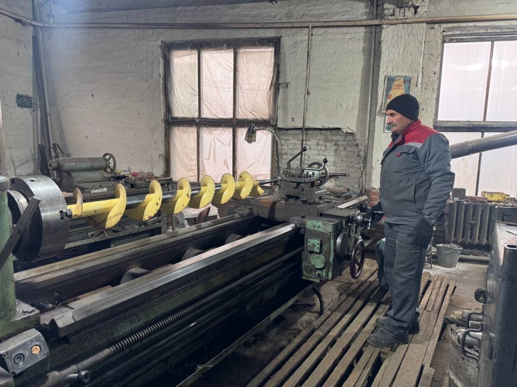      Починка шнека для комбайна. Екатерина Баженова