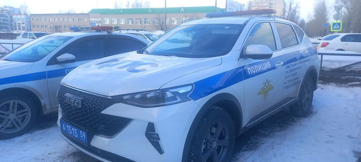     Патрульный автомобиль полиции Источник: ОМВД по ЧГО Автор фото: Отдел МВД по ЧГО