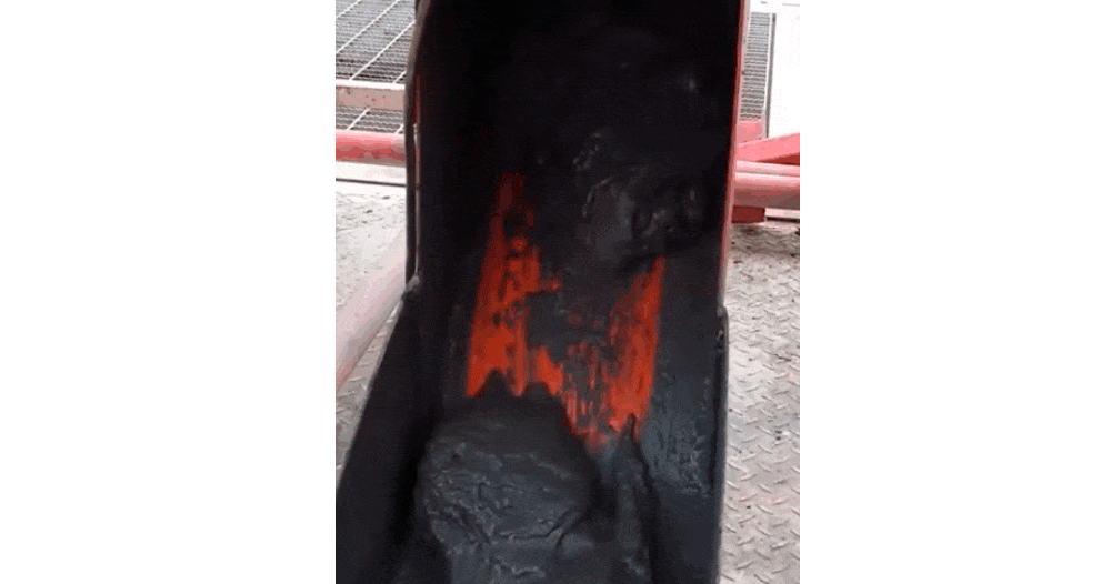 Сброс баритовой пульпы из «медленной центрифуги». Фрагмент видео взят из https://yandex.kz/video/preview/11174733168023702986