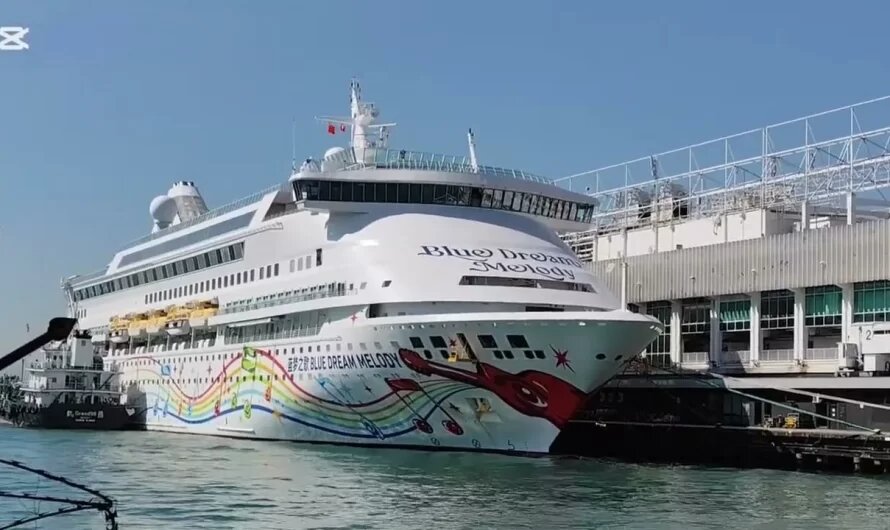    Лайнер Blue Dream Melody - бывшая AIDAVita и будущая Astoria Nova //Фото youtube.com