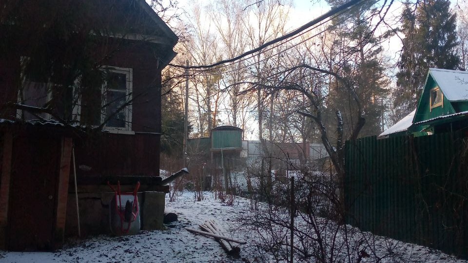 По прежнему в ожидании зимы и праздника.