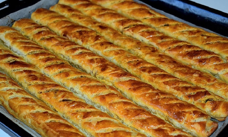 Мясной пирог-сюрприз: как приготовить новогоднее блюдо, где начинка в каждом кусочке