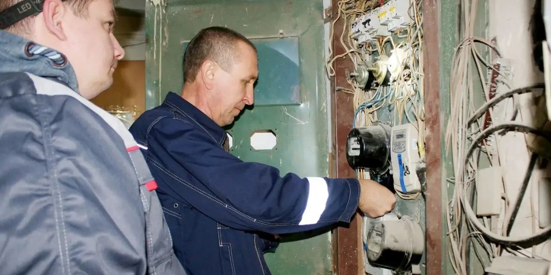 Больше 10 тысяч астраханцев отключат за долги от электричества