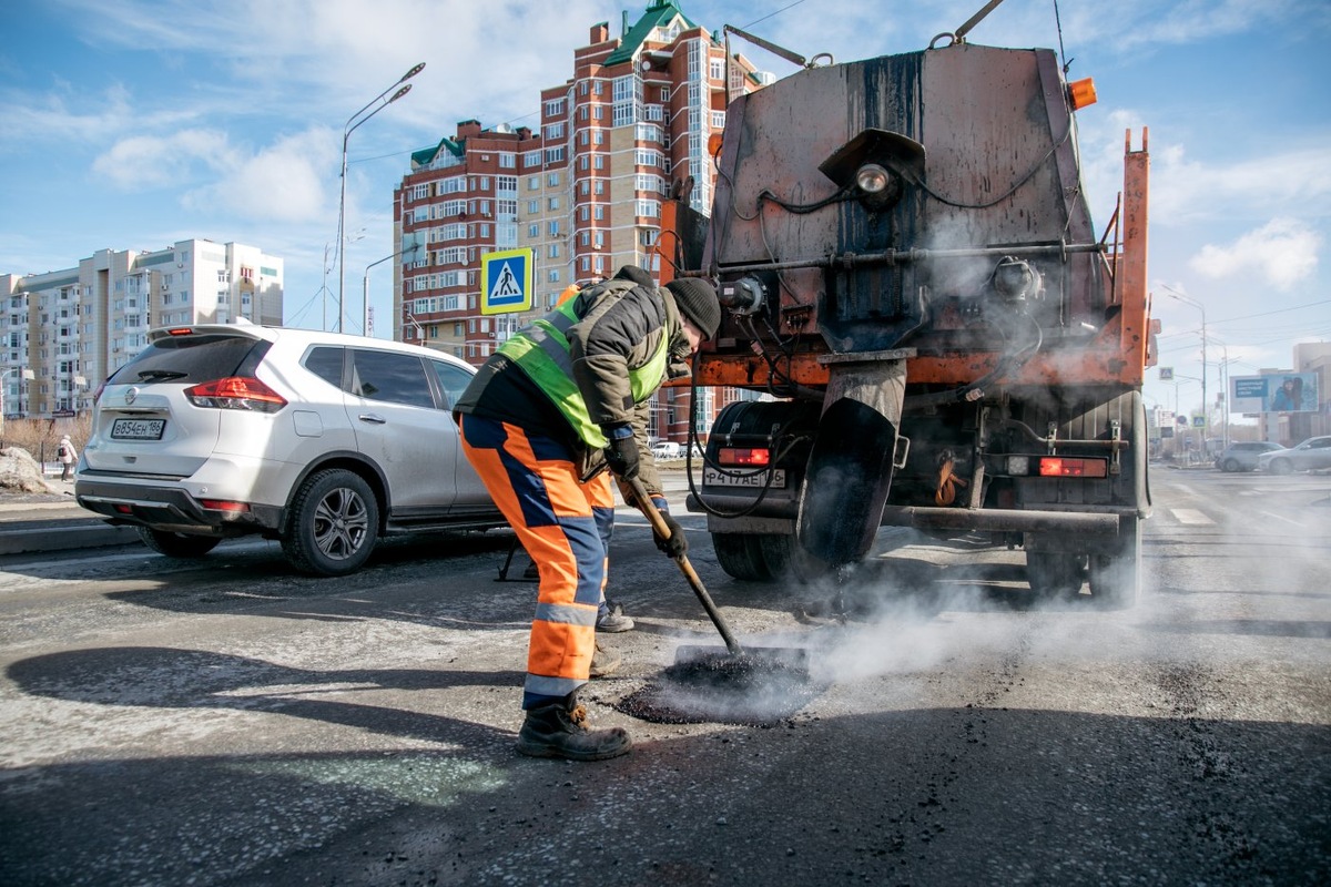    Максим Слепов: Сургутнефтегаз является крупнейшим и самым надежным социальным партнером Сургута в строительстве дорог