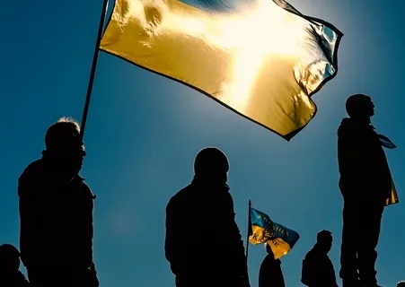 Война соцопросов. Зеленский пытается доказать, что большинство украинцев поддерживают боевые действия