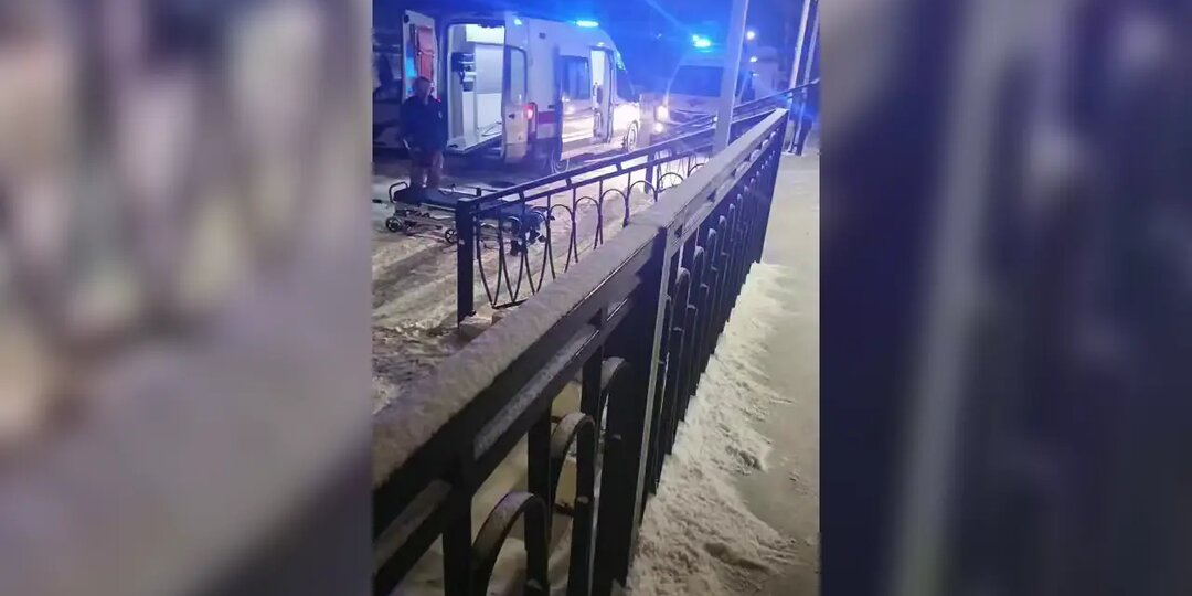 Учительница школы №191 находится на ИВЛ после нападения 9-классника с ножом