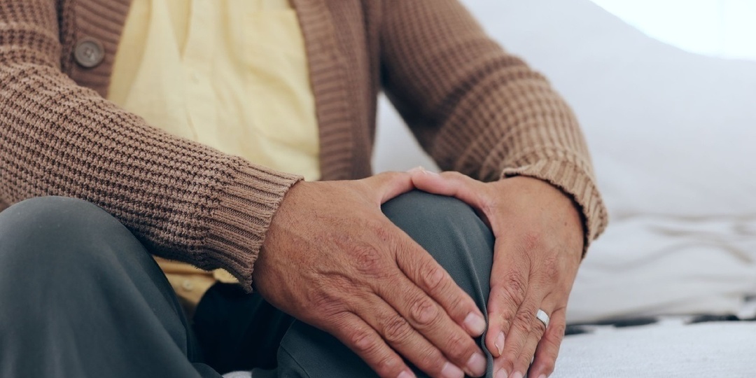 Как желчь ускоряет старение суставов: причина, о которой редко говорят