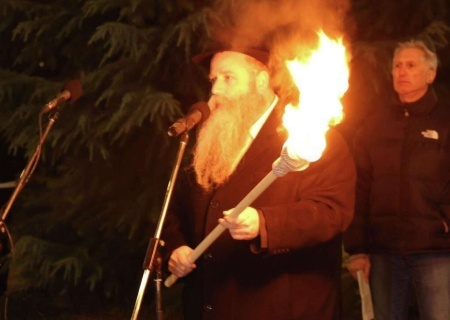    Раввин Севастополя зажег ханукию и призвал евреев Европы переезжать в Россию