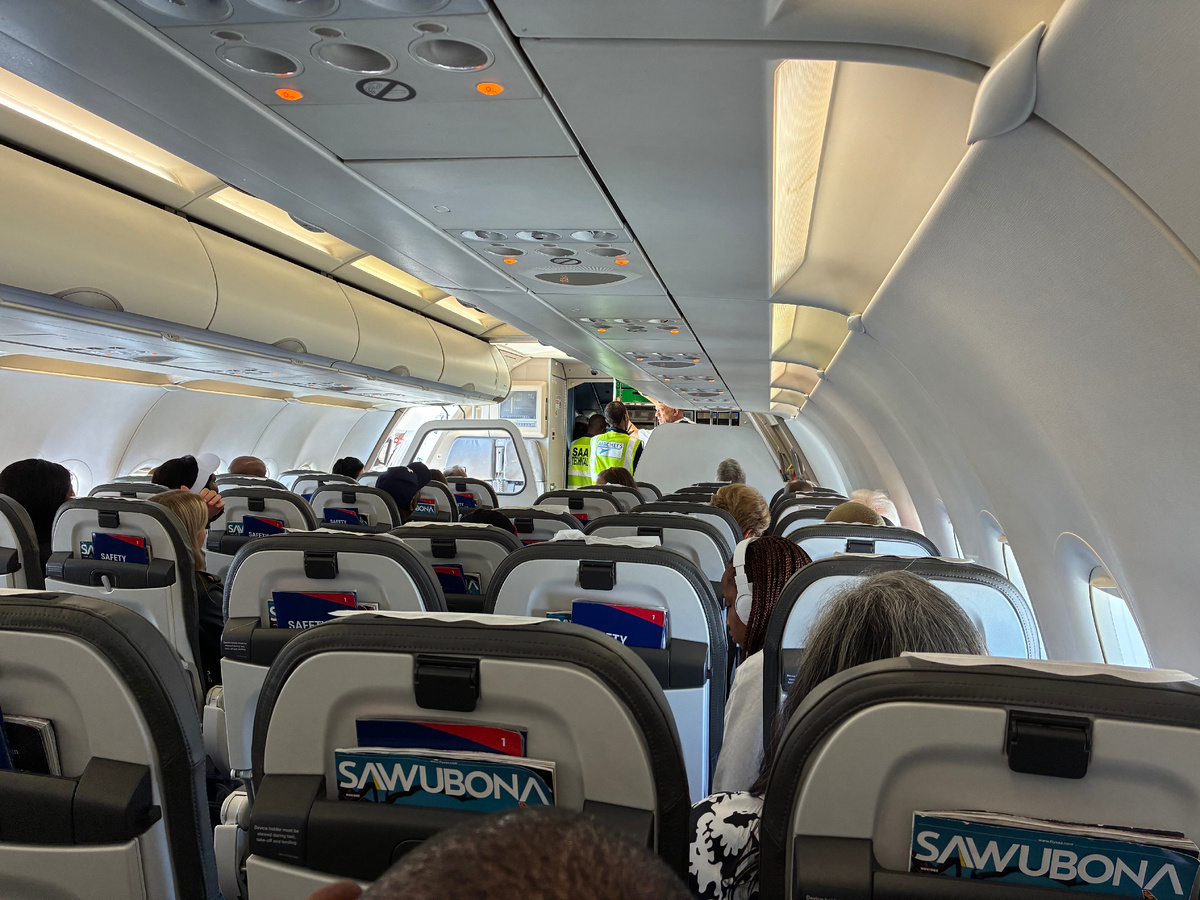 Вслед за авиатехниками прибыло начальство. Фото из личного архива