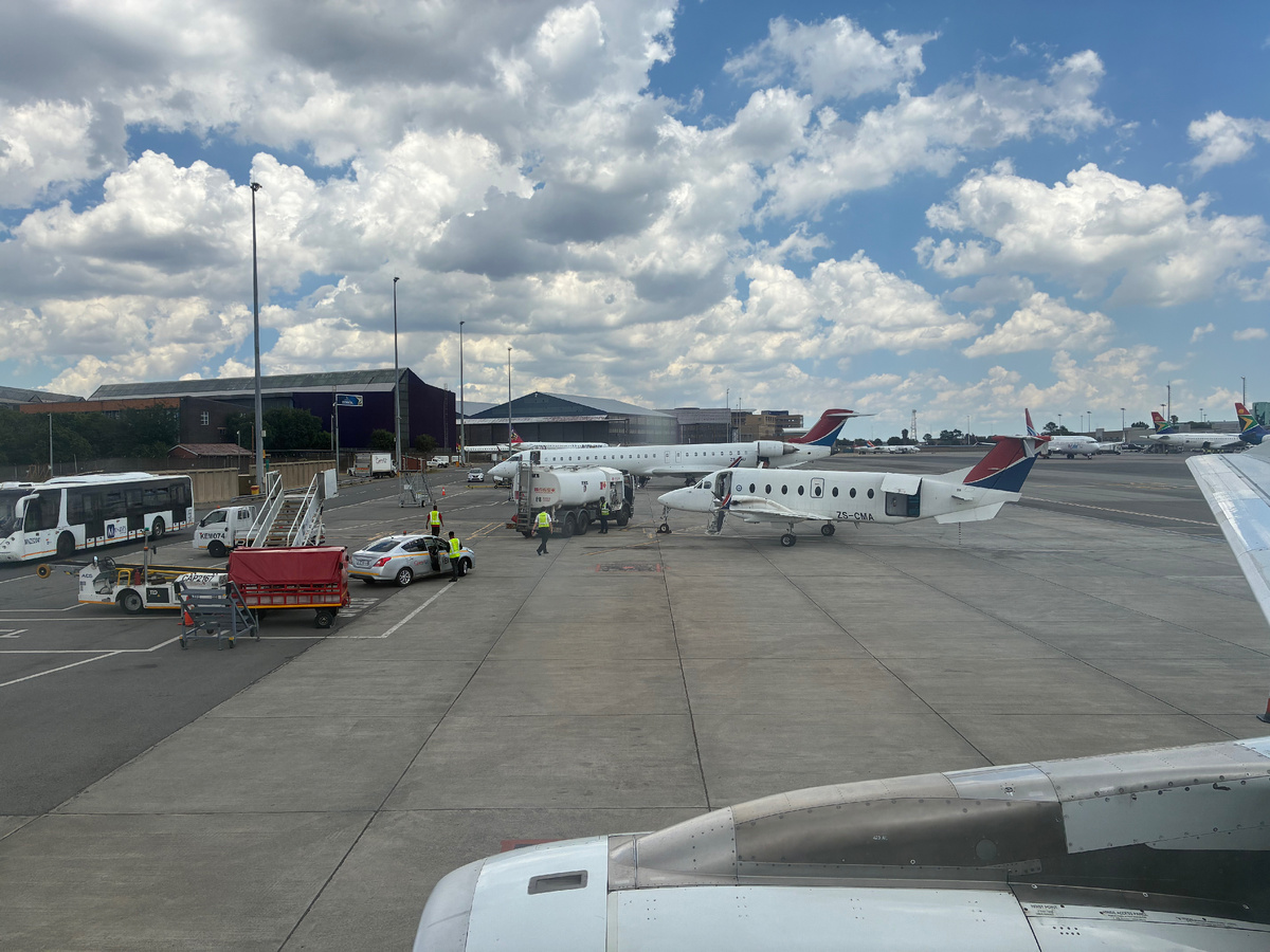 Нам предписано оставаться на местах - вид из самолета. Фото из личного архива