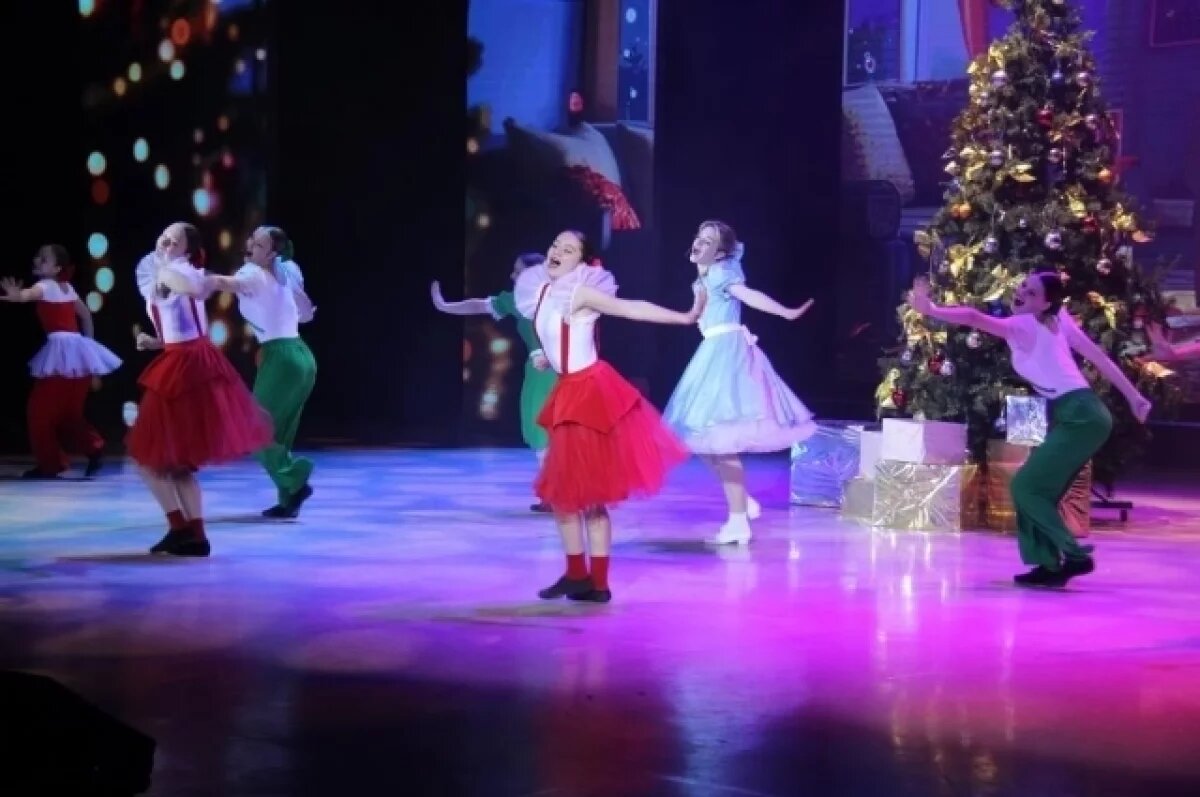    Во Владимирской области 3000 детей посетят губернаторские елки