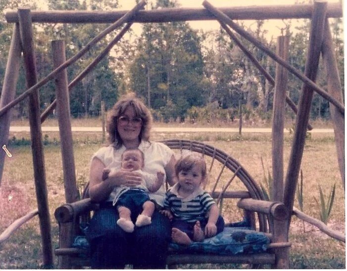 Коррин с детьми